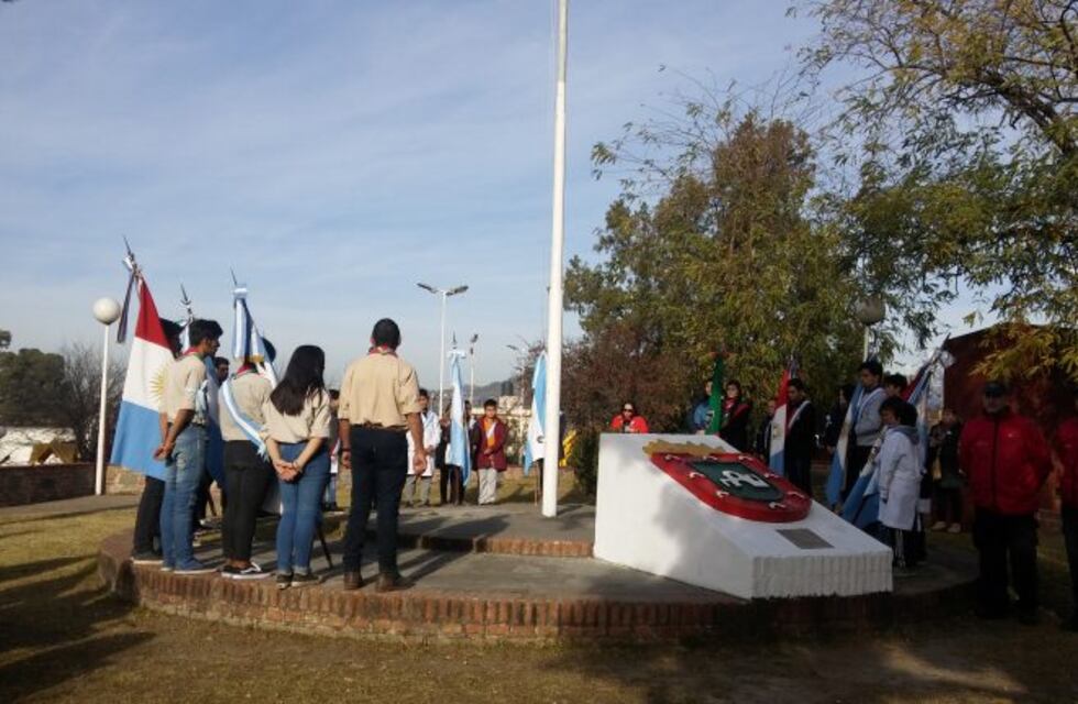 Acto por el día de la independencia en plaza San Martín