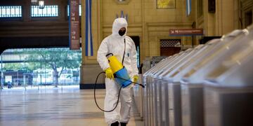 01/07/2020 Trabajos de desinfección por coronavirus en la estación de Constitución de Buenos Aires POLITICA INTERNACIONAL Paula Acunzo/ZUMA Wire/dpa