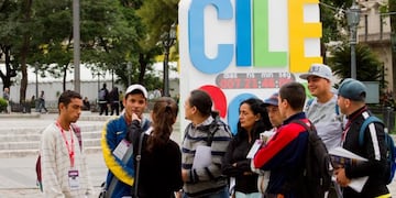 Capacitaron a los chicos de La Luciérnaga para que sean guías turísticos durante el CILE\u002E