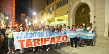 última marcha contra el tarifazo en San Nicolás\u002E (Archivo)