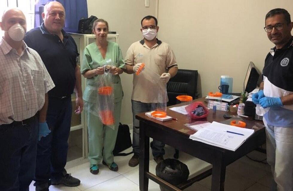 Escuelas técnicas crean máscaras de protección para el personal médico