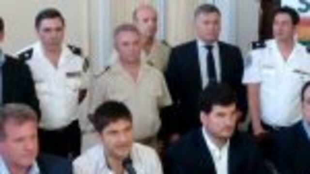 Pullaro compartiu00f3 micru00f3fonos con el secretario de Seguridad de la Naciu00f3n, Eugenio Burzaco y con el intendente de Santa Fe, Josu00e9 Corral.