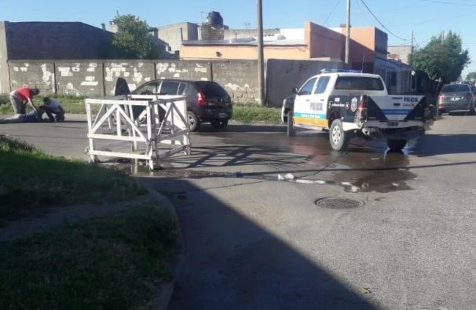 Un ciclista fue hospitalizado tras un accidente contra una camioneta