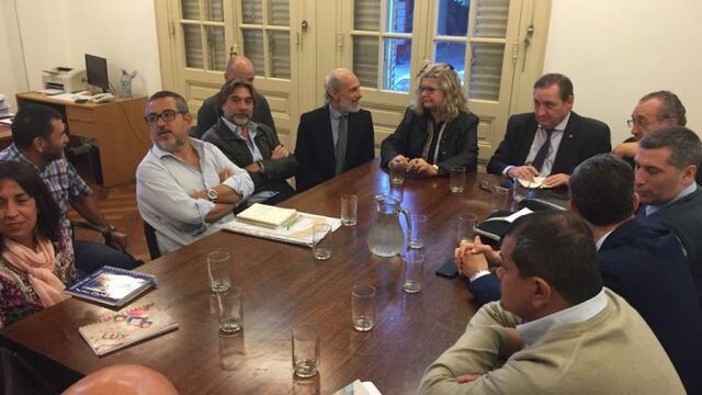 La reuniu00f3n paritaria del Gobierno de Santa Fe con los gremios docentes pasu00f3 a cuarto intermedio.