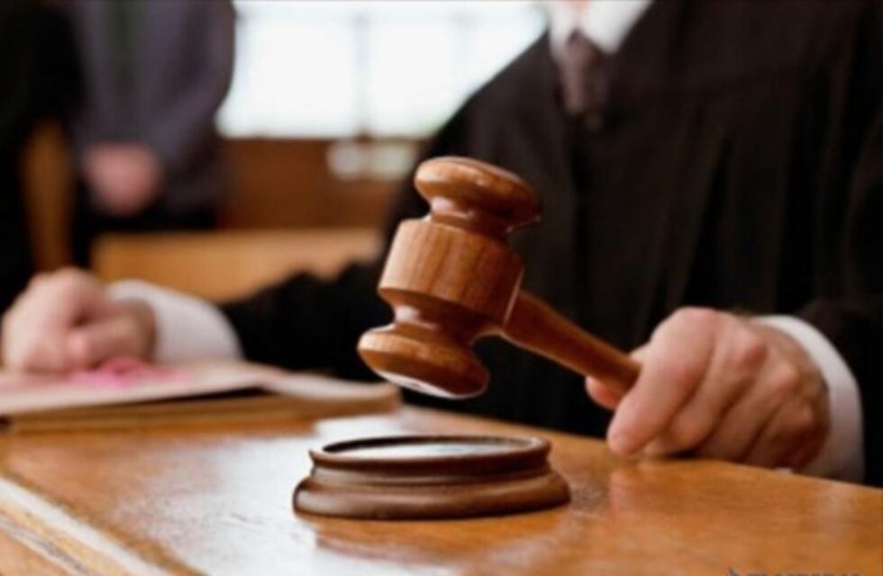 En un fallo inédito una nena tucumana tiene legalmente dos papás y una mamá
