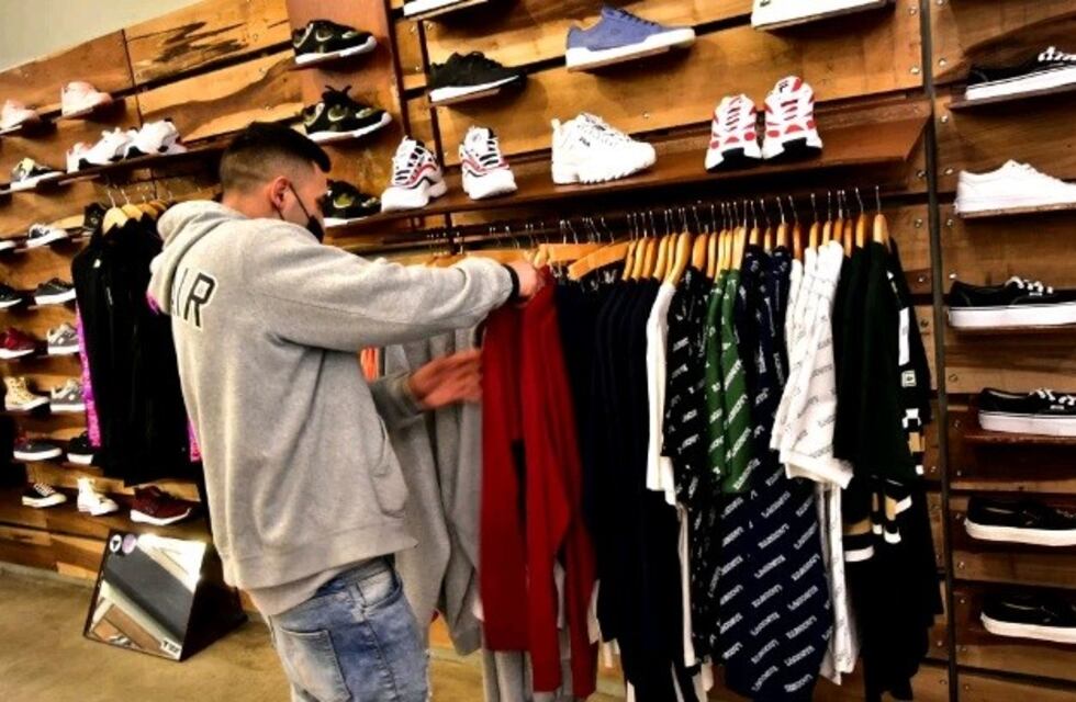 Piden al municipio que los comercios puedan seguir atendiendo al público