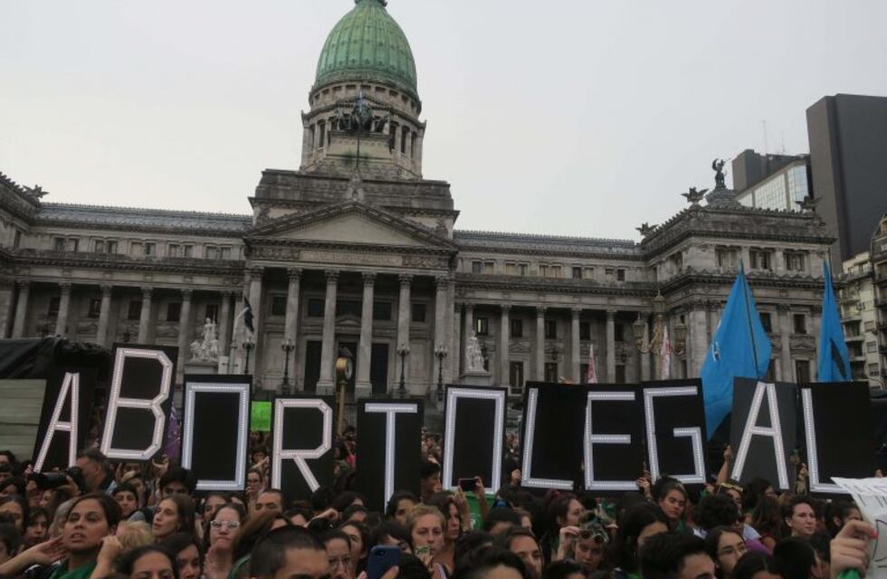 Según una encuesta, más de la mitad de la gente está a favor de la despenalización del aborto