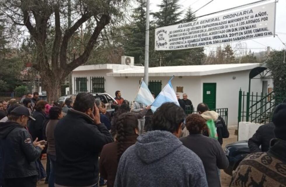 Los Aromos: vecinos autoconvocados en reclamo a las designaciones que efectuó el Jefe Comunal