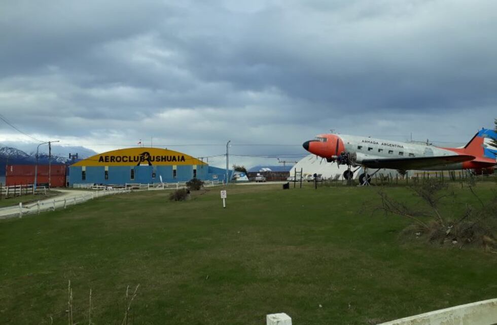 Doble festejo desde el aire en Ushuaia