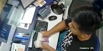 Robo en el Rapipago a una clienta por parte de un empleado\u002E