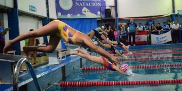 Caza y Pesca-Natalú realizó un buen trabajo en el comienzo del Circuito Regional de Natación\u002E