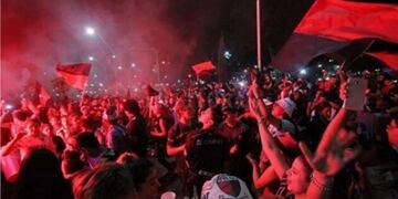 Miles de personas violaron la cuarentena por el aniversario de Colón