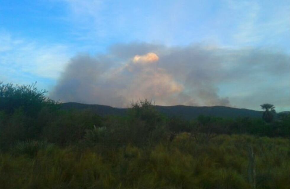 Logran controlar el incendio en Traslasierra