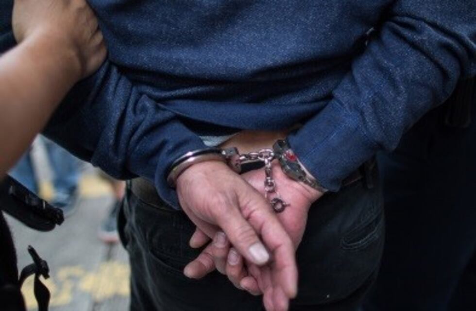 Arrestaron al policía que estaba encargado de la seguridad en la surcusal del Correo Argentino de Maipú