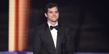 Ashton Kutcher presents the award for outstanding performance by a female actor in a comedy series at the 23rd annual Screen Actors Guild Awards at the Shrine Auditorium & Expo Hall on Sunday, Jan. 29, 2017, in Los Angeles. (Photo by Chris Pizzello/Invisi