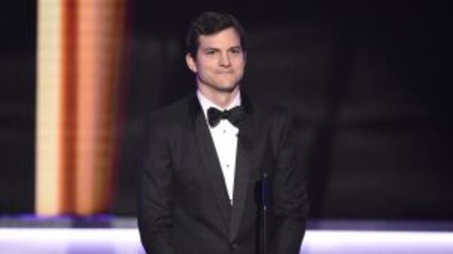 Ashton Kutcher presents the award for outstanding performance by a female actor in a comedy series at the 23rd annual Screen Actors Guild Awards at the Shrine Auditorium & Expo Hall on Sunday, Jan. 29, 2017, in Los Angeles. (Photo by Chris Pizzello/Invisi
