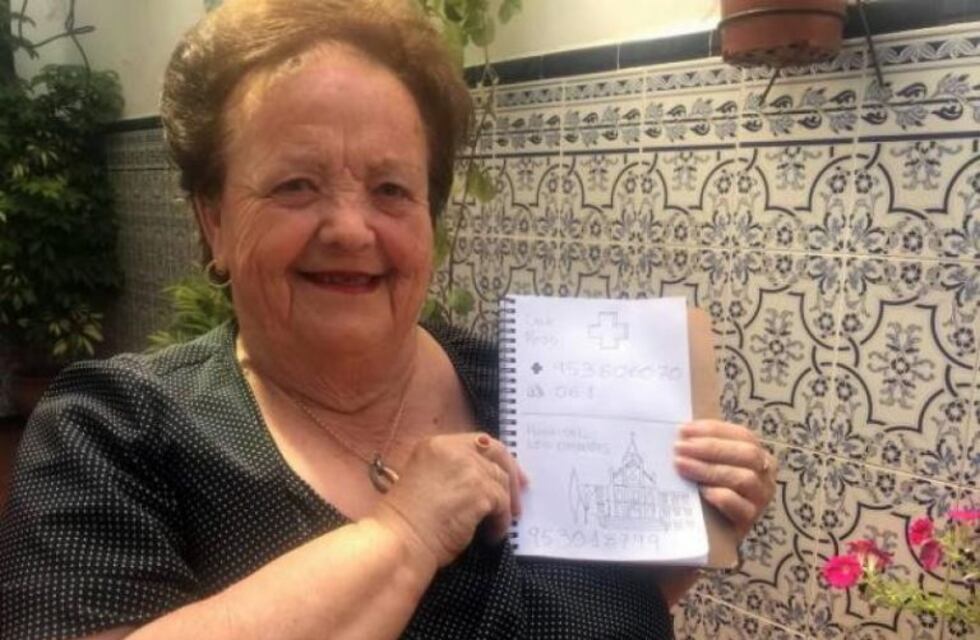Su abuela no sabe leer y él le hizo una agenda muy especial