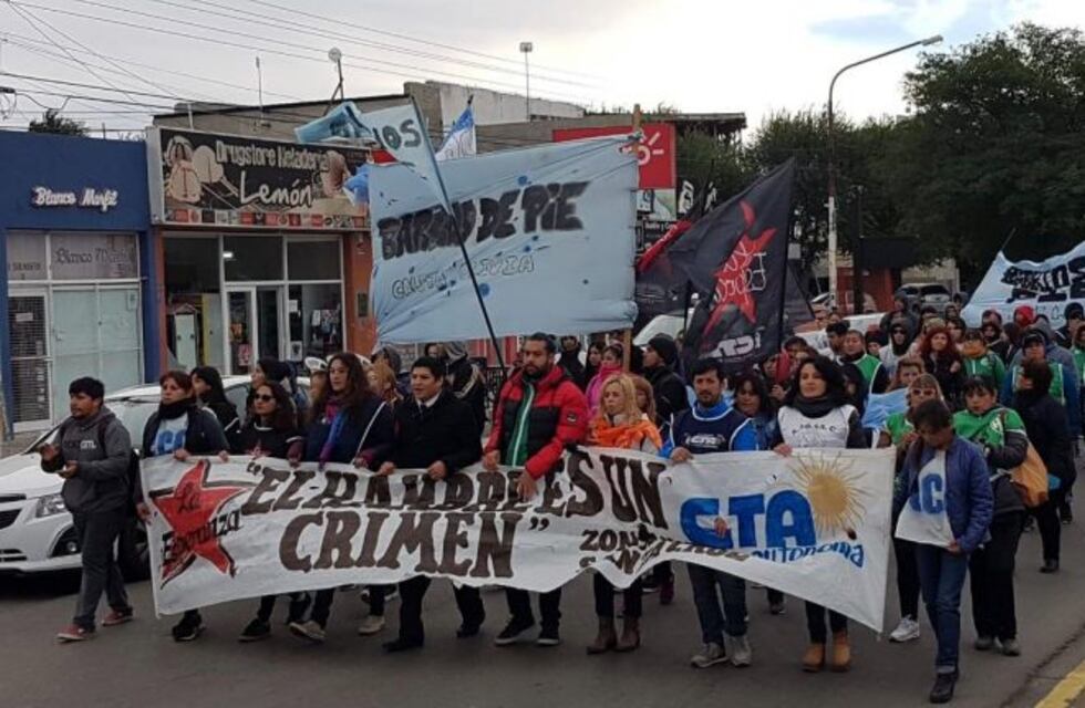 Así se vivió el paro y movilización en Caleta Olivia