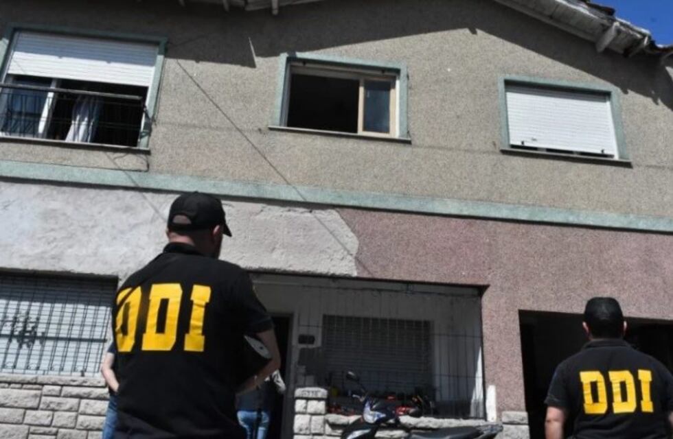 Liberan a una mujer y su hijo después de haber sido tomados como "prisioneros"