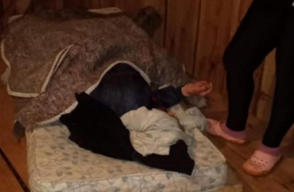 Encontraron a un anciano en completo estado de abandono viviendo en un galpón