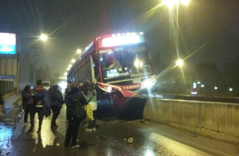 Impresionante accidente de un interurbano que se dirigía a La Granja