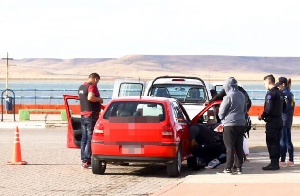 Detienen a pareja con 100 gramos de marihuana