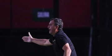 El DT aún no pudo llevar al Negro a la victoria desde que regresó\u002E (@colonoficial)