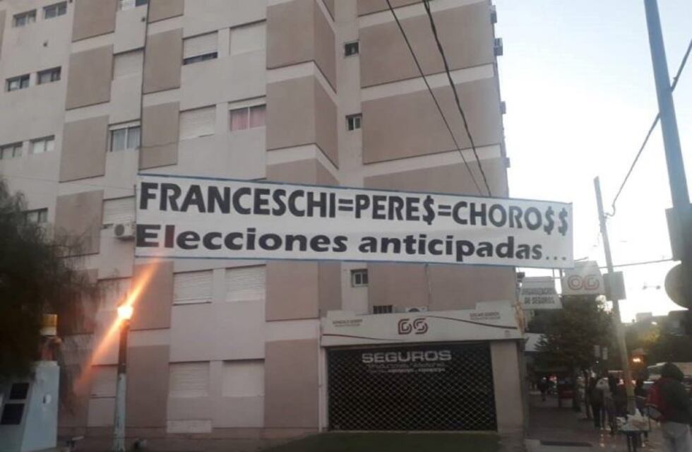 Belgrano: en el día de la asamblea, aparecieron carteles contra la actual comisión directiva