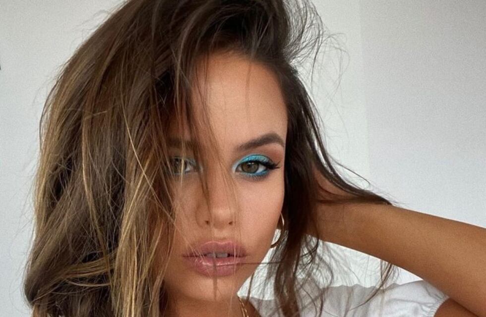 María del Mar Molar luce en Instagram un bronceado intenso en una sofisticada pose
