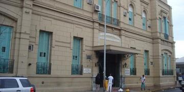 Detuvieron a un empleado del Hospital Cullen por abusar de una mujer