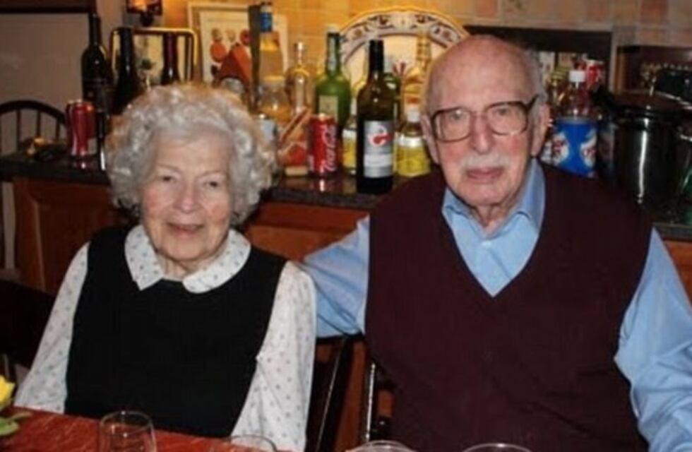 Viral: La emotiva declaración de un abuelito a su esposa de 105 años