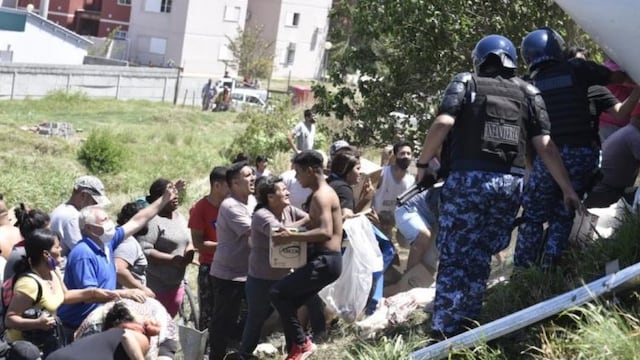 Saquearon a un camión en Córdoba (Ramiro Pereyra/La Voz)\u002E