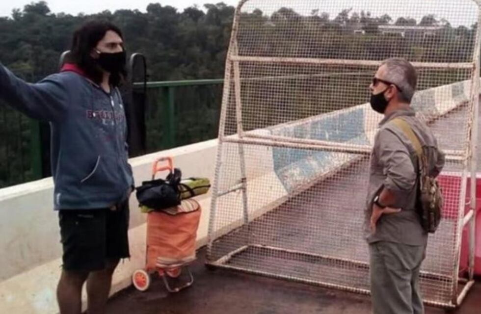 Un joven intentó ingresar al país por el puente Tancredo Neves