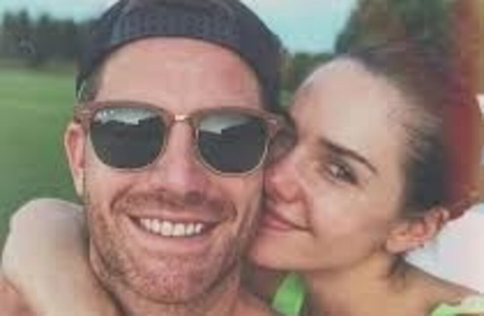 Julieta Nair Calvo publicó una foto ardiente junto a su pareja