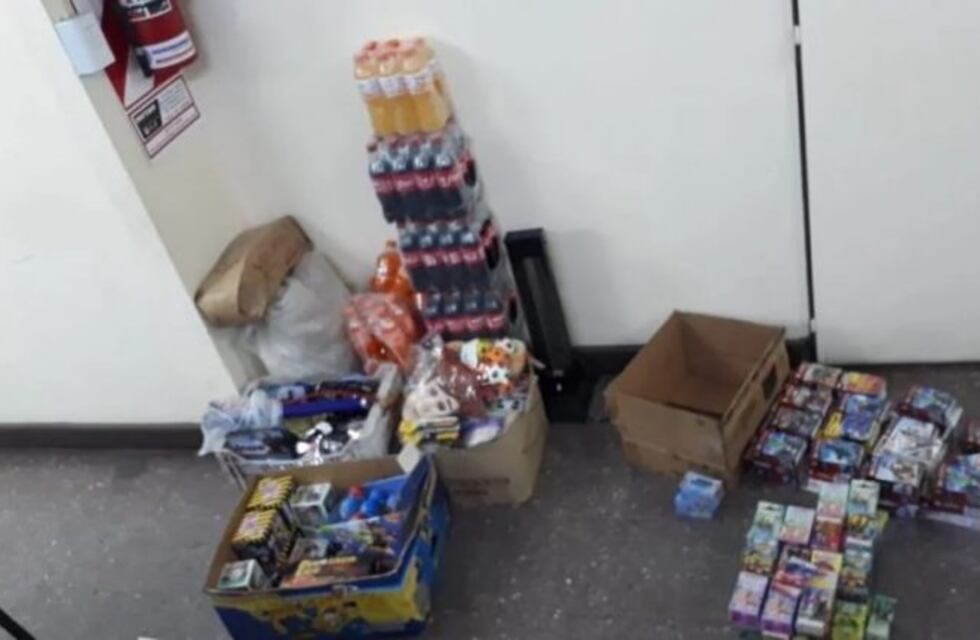 Destrozaron y saquearon el carrito ambulante de la Plaza Independencia