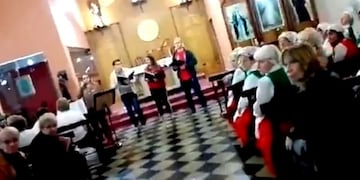 El insólito hecho ocurrió en la Parroquia del Carmen, en Río Tercero\u002E