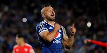 BOG233\u002E BOGOTÁ (COLOMBIA), 17/05/2018\u002E El jugador de Millonarios Andrés Cadavid celebra un gol ante Independiente durante un partido por la Copa Libertadores hoy, jueves 17 de mayo de 2018, en el estadio Nemesio Camacho \