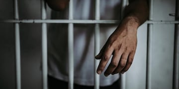 Hombre detenido (Web)