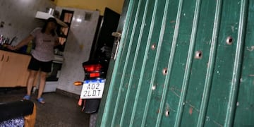 La vivienda fue blanco de múltiples disparos en España y Olegario Andrade\u002E (Juan José García)