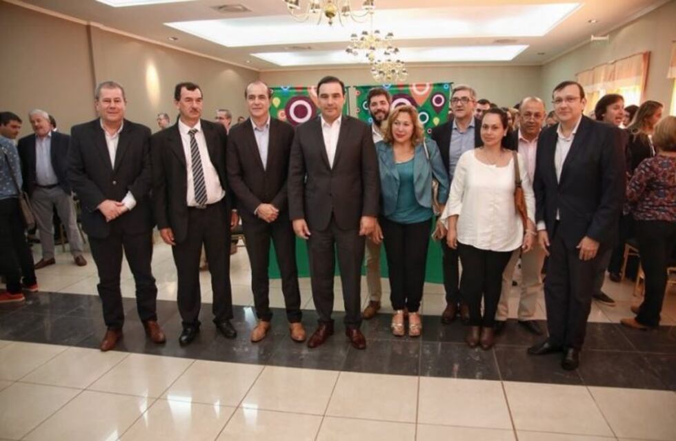 La Provincia y 13 municipios firmaron un acuerdo para el manejo de residuos