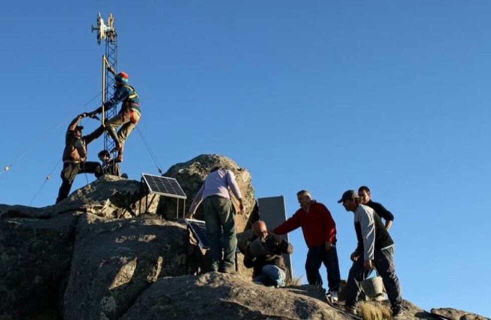 El Enacom entrega la primera licencia para redes comunitarias