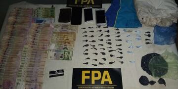 Detenidos al intentar huir con cocaína\u002E