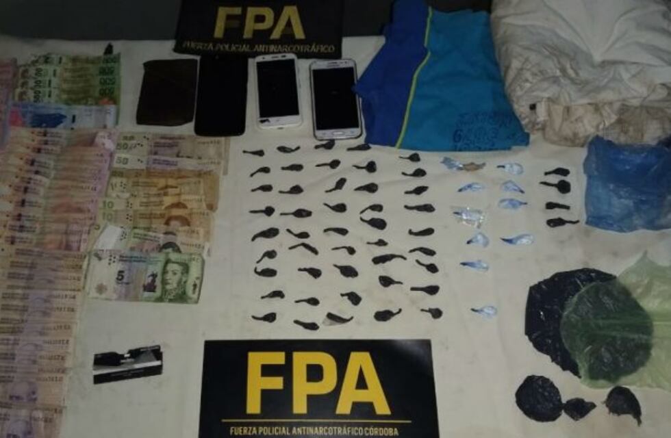 Intentaron huir con cocaína y terminaron detenidos