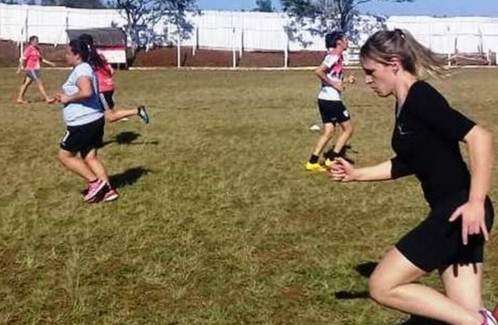Entrena la Selección Obereña de Fútbol Femenino para jugar con la de Posadas