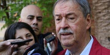 DYN076, BUENOS AIRES 22/10/17, EL GOBERNADOR,  JUAN SCHIARETTI, LEGISLATIVAS 2017\u002EFOTO:DYN cordoba juan schiaretti elecciones legislativas 2017 candidatos votando votacion