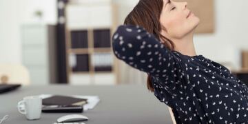 Meditar en el trabajo para aumentar la productividad\u002E