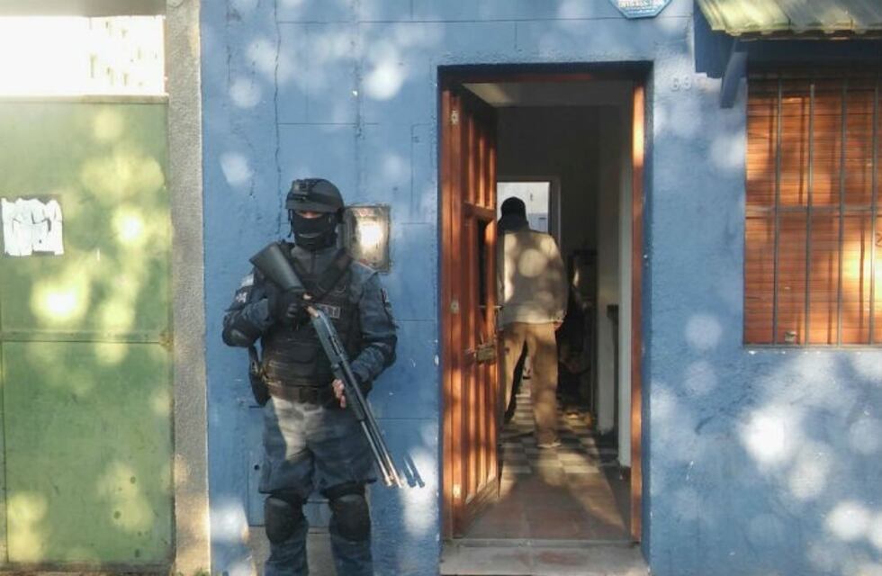 Allanan un nuevo domicilio relacionado a la investigación del aceite cannábico