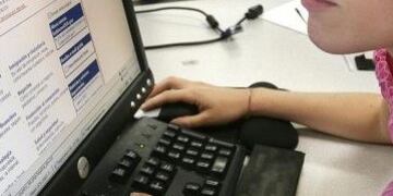 Aquellos ciudadanos que no vayan a votar este domingo en las PASO podrán justificar su no emisión de voto a través de internet  https://infractores\u002Epadron\u002Egov\u002Ear