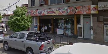 Robo de una caja fuerte y destrozos en un comercio platense