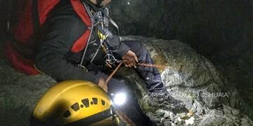 Rescate en el Ojo del Albino - Ushuaia\u002E Fotos: CAU\u002E